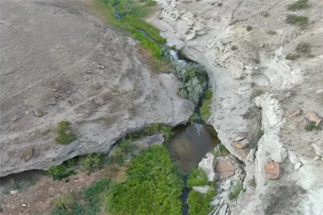 Nhn Pendergrass Road Cut Bank Unimprovedland Horse