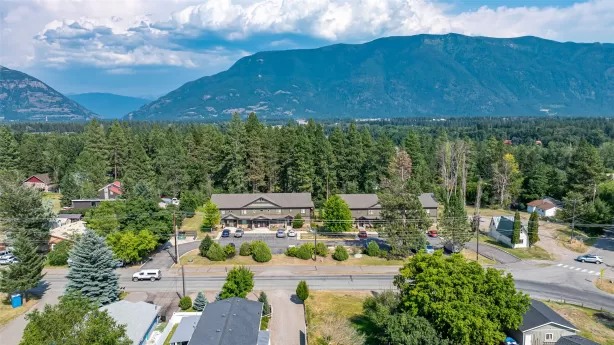 1605   1629 4th Avenue W Columbia Falls Apartment