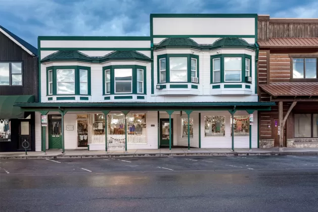 214  216  218 Central Avenue Whitefish Buildinglan