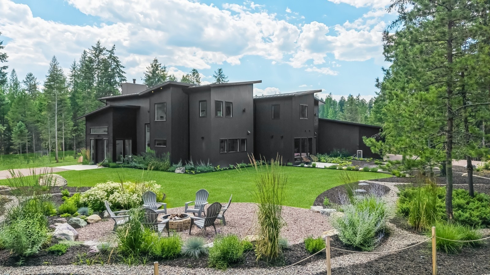 5092 Us Highway 93 S Whitefish Singlefamilyresiden