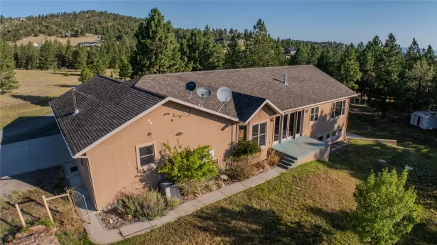 8 Bull Pine Lane Clancy Singlefamilyresidence 5 Be