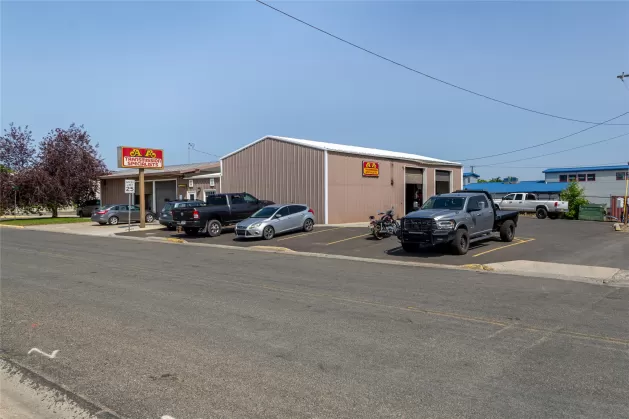 1100 Chestnut Street Helena Businessland Waterfron