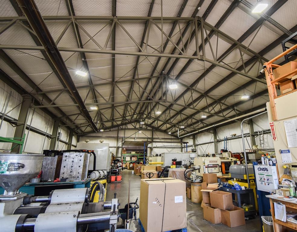 1943 MT Highway 35 Kalispell Buildingland Waterfro