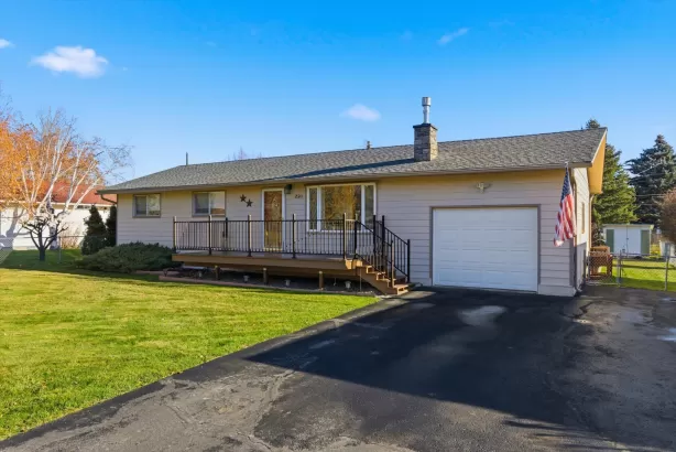 221 Hawthorn Avenue Kalispell Singlefamilyresidenc