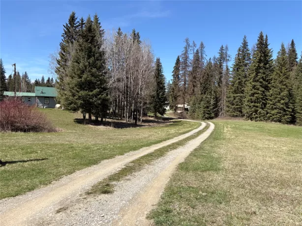 4891   4875 Us Highway 93 W Whitefish Singlefamily