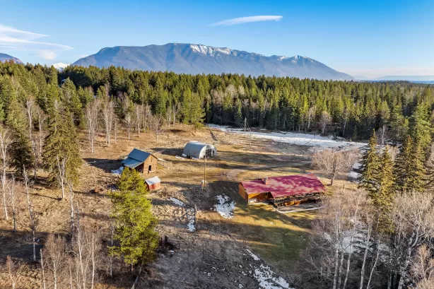 2035 Tamarack Lane Columbia Falls Singlefamilyresi