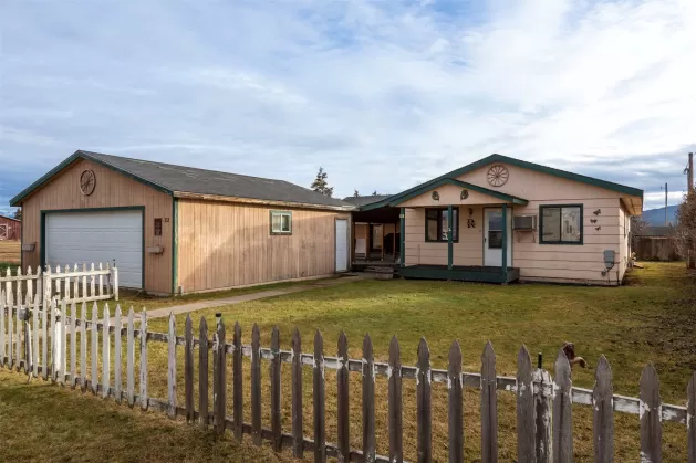 2082 Willow Glen Trail Kalispell Singlefamilyresid