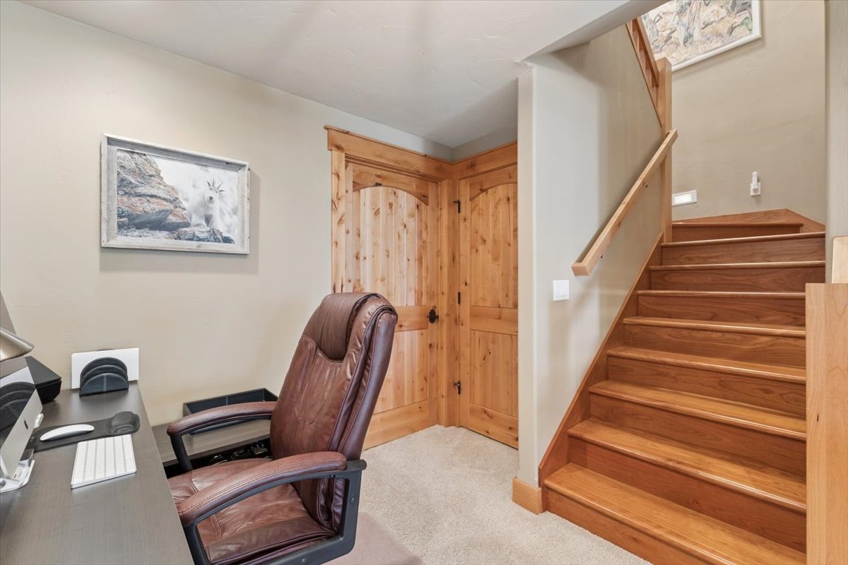 335 Jib Lane Lakeside Condominium 3 Bedrooms Condo