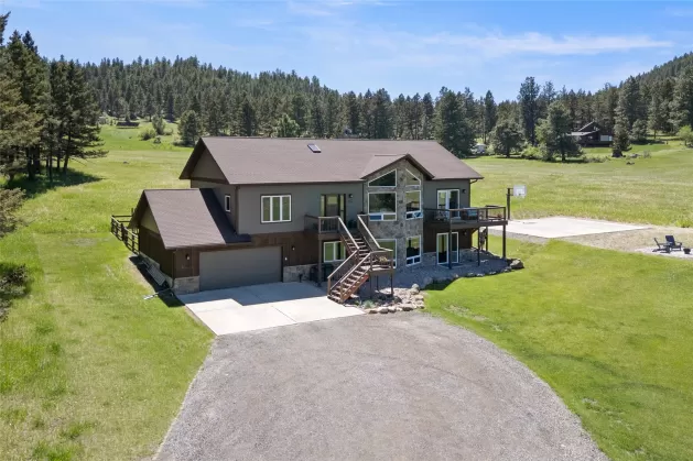 36 Lost Trail Clancy Singlefamilyresidence 5 Bedro