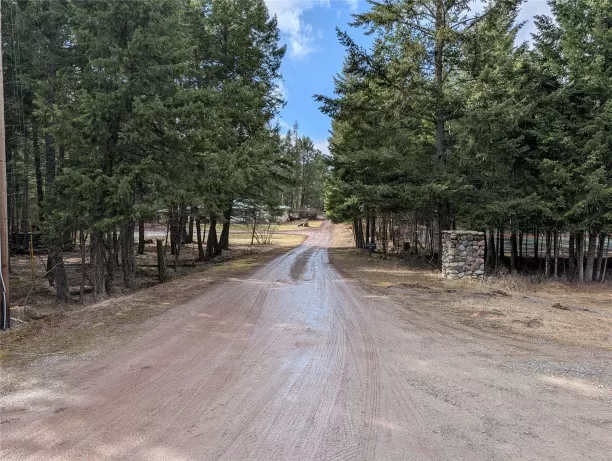 2260 E Lakeshore Drive Whitefish Singlefamilyresid