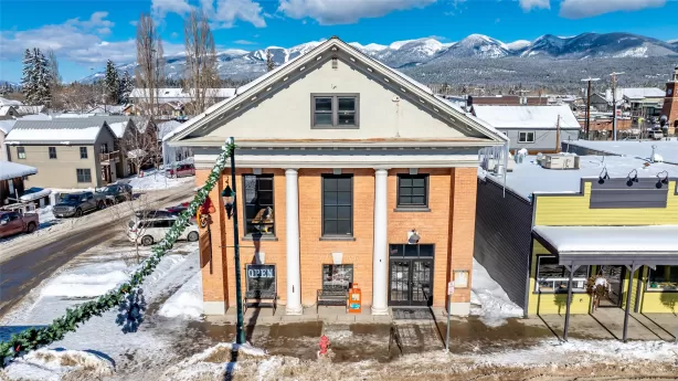 300 E 2nd Street Whitefish Building Condo Waterfro