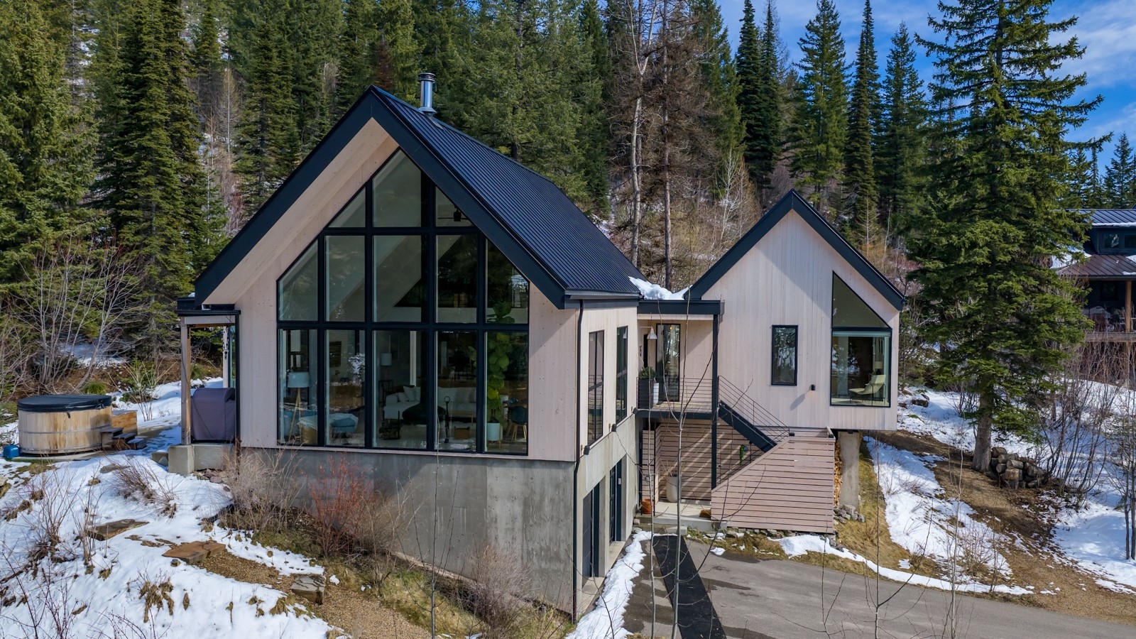 15 Glades Crescent Whitefish Singlefamilyresidence