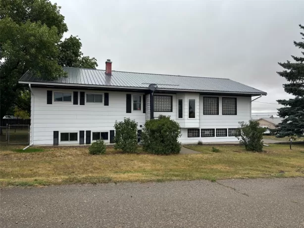 64 1st Avenue Sweet Grass Singlefamilyresidence 4