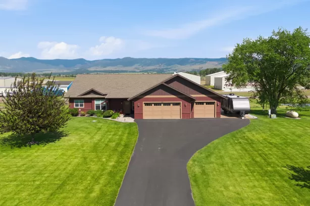 150 Jet Lane Hamilton Singlefamilyresidence 4 Bedr