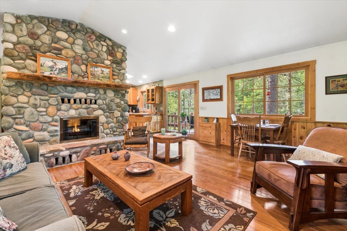 855 Hunter Lane Columbia Falls Singlefamilyresiden