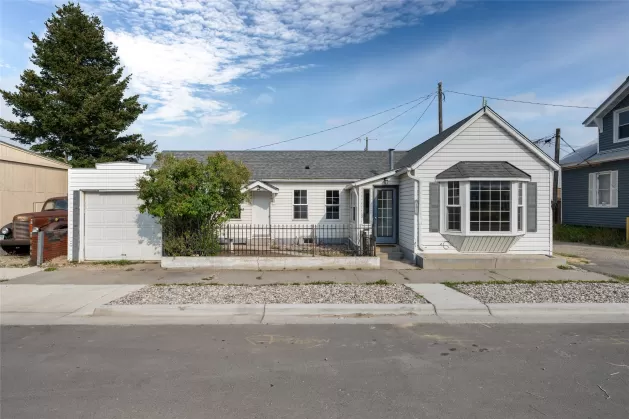 411 Ash Street Anaconda Singlefamilyresidence 2 Be