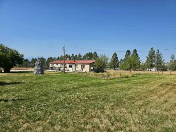 3109 Upper Burnt Fork School Road Stevensville Man