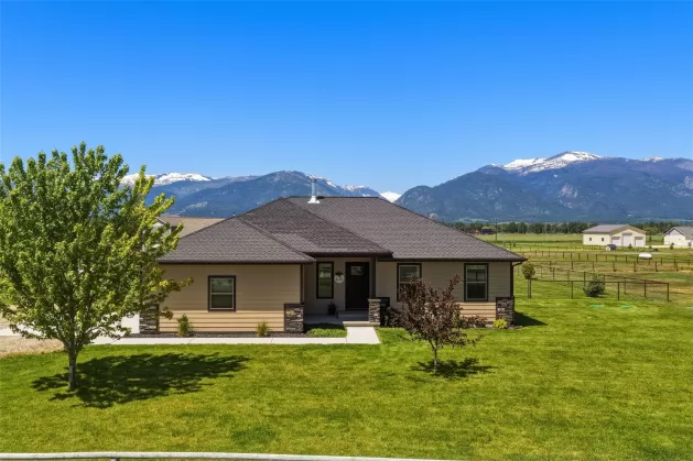 3190 Delaford Loop Stevensville Singlefamilyreside