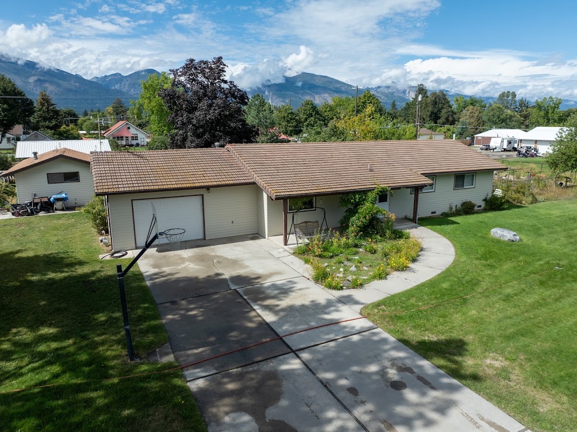 161 Conrad Avenue Hamilton Singlefamilyresidence 3