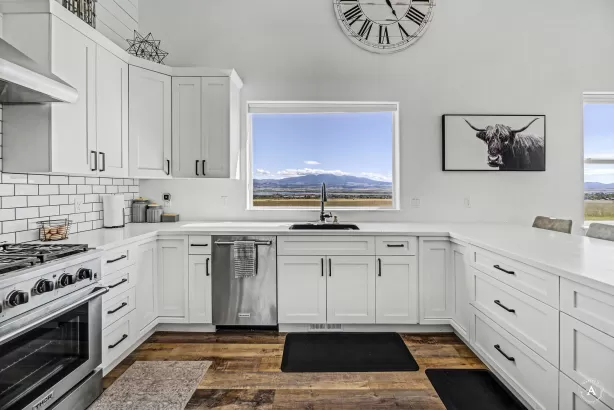 8 Wall Street Townsend Singlefamilyresidence 4 Bed