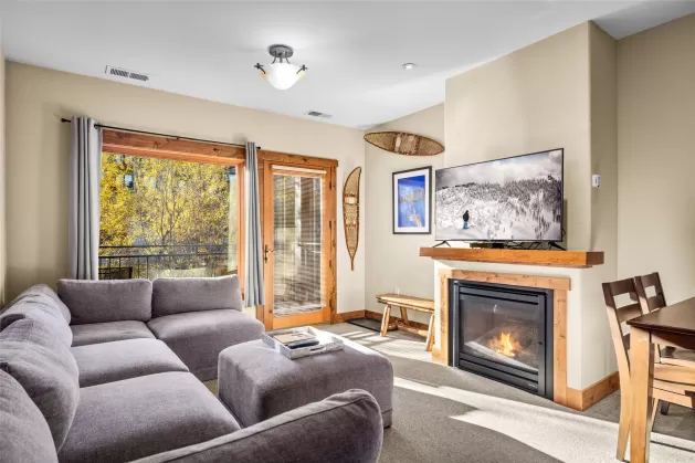 3820 Tamarack Avenue Whitefish Condominium 2 Bedro